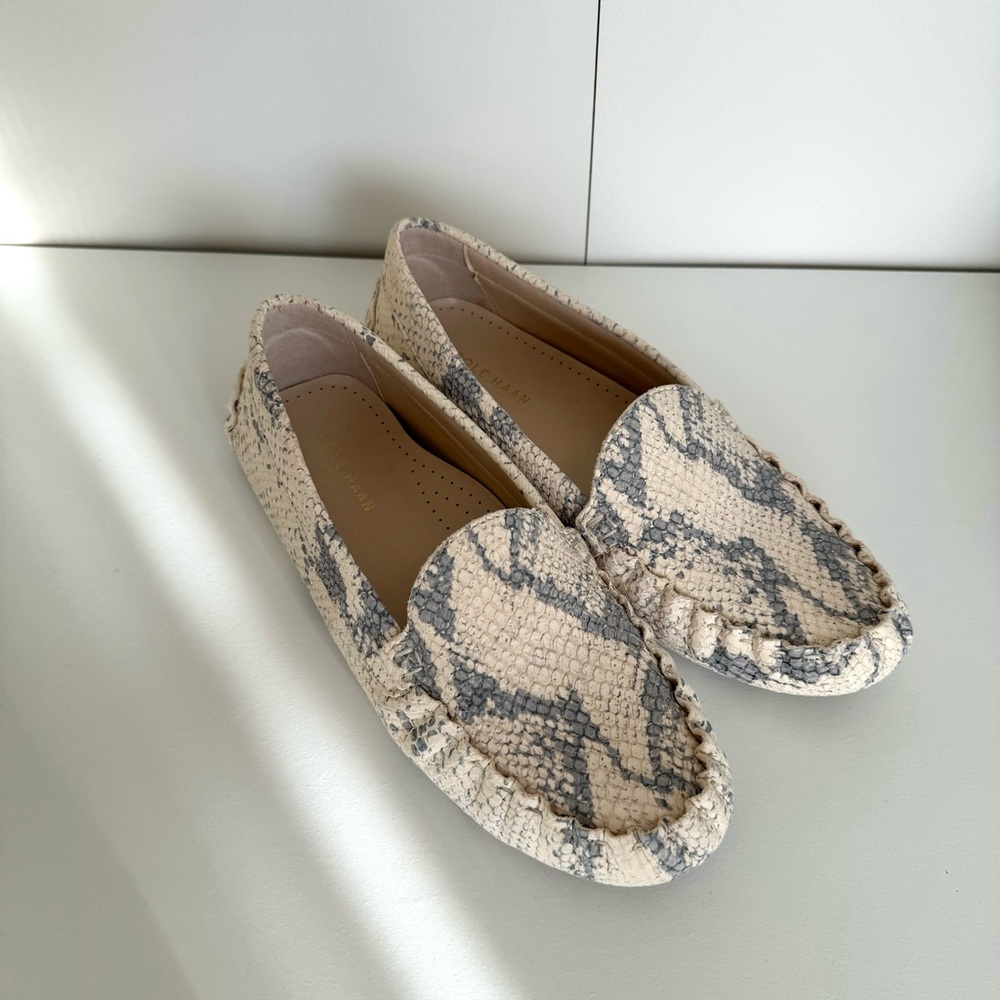 Cole Haan moccasin driving loafer shoe snake print size 7B